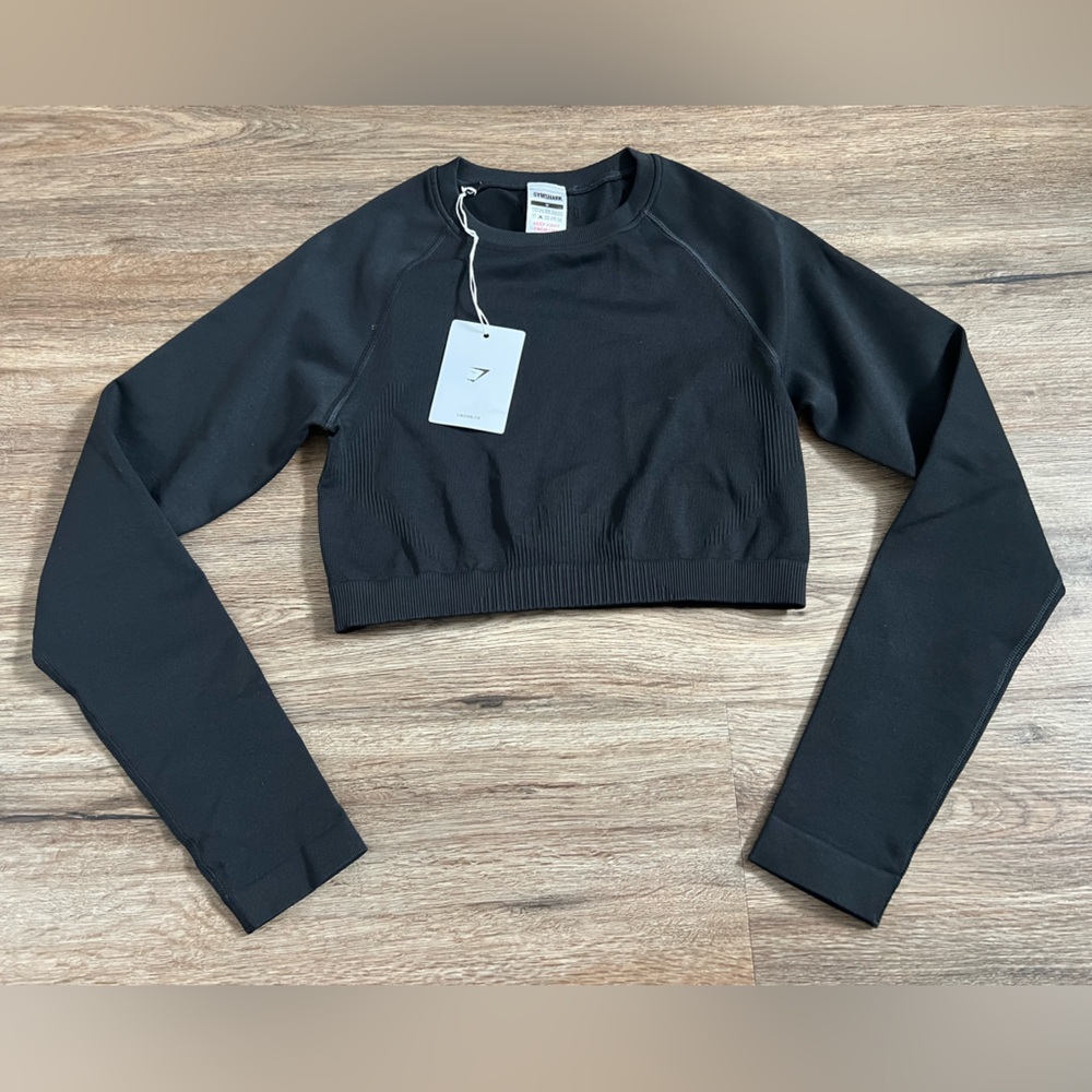 Gymshark Woman’s Everywhere Seamless Long Sleeve Crop Top Black Size Medium NWT